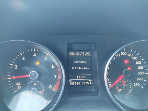 Imagen 9 de 11 de Volkswagen Vento Variant 2011 2.5 Advance 170cv