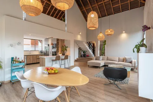 Casa En Venta En Canelon. Cod V15829