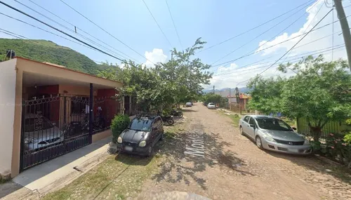 Casa En Venta, Frac. Los Naranjos, Autlan De Navarro, Jalisco. 2 Recamaras, 2 Baños, 1 Estacionamientos. ¡¡¡ Remate Bancario !!! -jmjc9