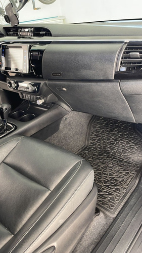 Imagen 9 de 10 de Toyota Hilux 2.8 Cd Srx 177cv 4x4 Automatica