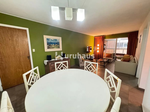 Apartamento 2 Dormitorios Con Terraza Cerrada Y Parrillero