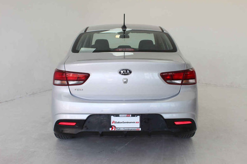 Imagen 4 de 15 de Kia Kia Rio Sedan 2018 4 Cilindros