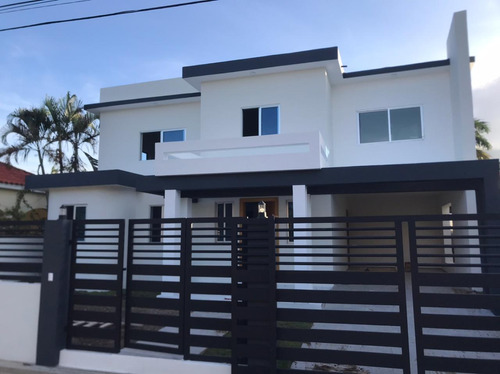 Casa Moderno Y Minimalista En Puerto Plata