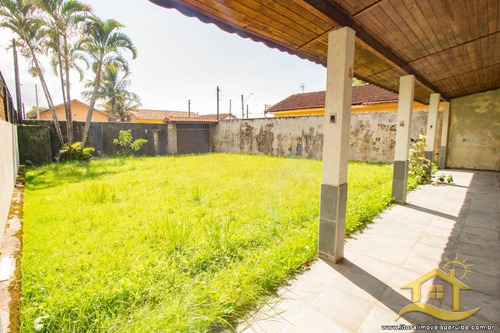 Casa No Bairro Parque Do Trevo Em Peruíbe - 3677