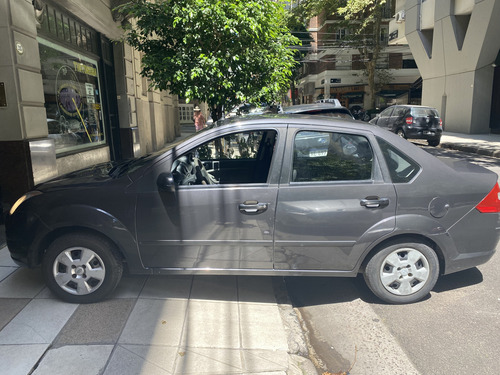 Ford Fiesta Max 1.6 Ambiente