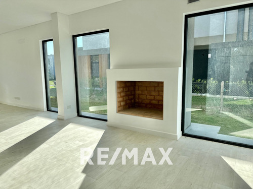 Venta De Casa En Pilara - Pilar A Estrenar-permuta