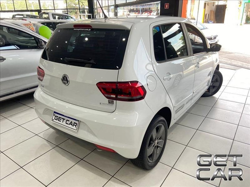 Imagem 6 de 8 de Volkswagen Fox Fox 1.6 Msi Total Flex Connect 4p I-motion