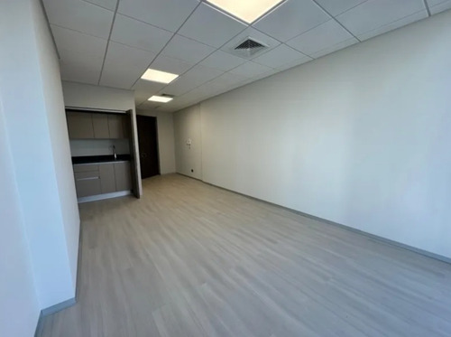 Arriendo!! Oficina 32mt2 Planta Libre, 1 Estacionamiento Sub