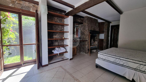 Venta Casa El Pinar Con Gran Terreno 2016m2 En Excelente Ubicación