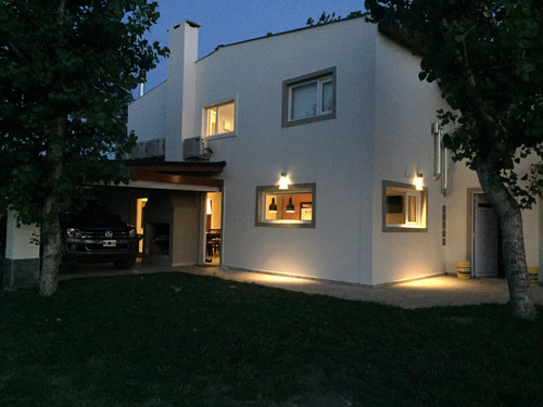 Casa Alquiler En Mar De Cobo A Metros Del Mar Con Pileta