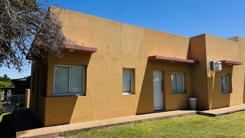 Complejo Turístico Con Piscina Barrio Artalaz