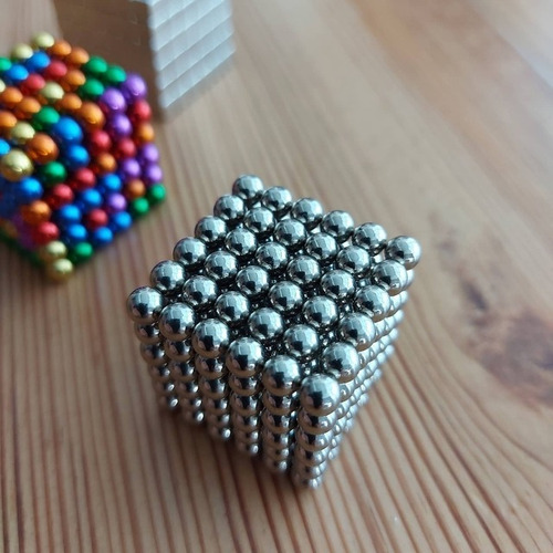 Bolitas Magnéticas Neodimio 216 Piezas Fidget Antiestrés 5mm Plateado