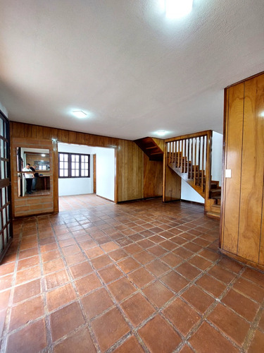 En Venta: Townhouse Urb. Club De Campo, San Antonio De Los Altos