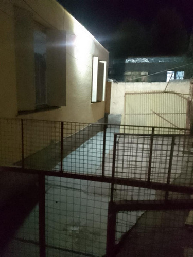 Casa En Venta - 3 Dormitorios 1 Baño - Cocheras - 250mts2 - Tunuyán, Mendoza