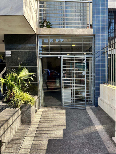 Imagen 3 de 7 de Local Comercial Con Renta Pocitos