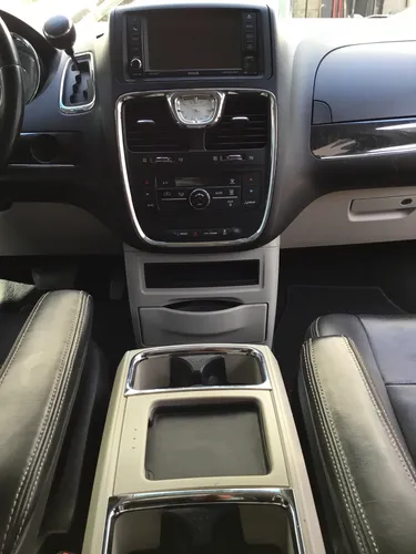 Chrysler Town & Country 3.6 Limited Mt