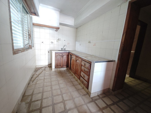 Casa A Refaccionar - Sobre Lote 10 X 55