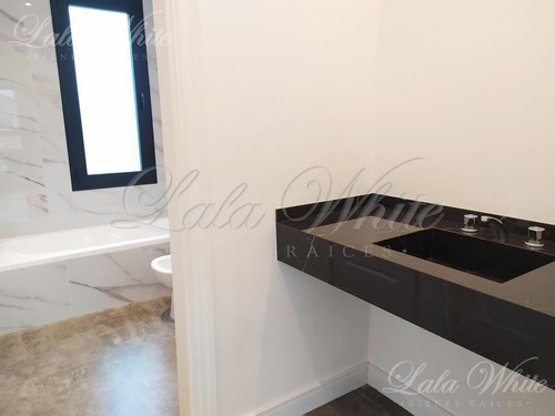 Imagen 12 de 21 de Venta - Casa En La Providencia