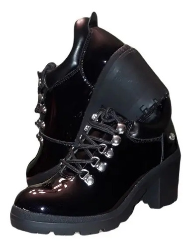 Botin Negro Con Taco Y Cordones De Charol | Cuotas sin interés