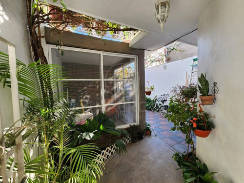 Casa En Venta En Col. Gabriel Tepepa Con Departamento Y Roof Garden