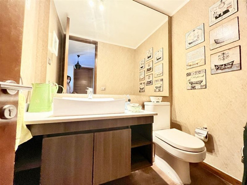 Departamento En Venta De 3 Dorm. En Lo Barnechea