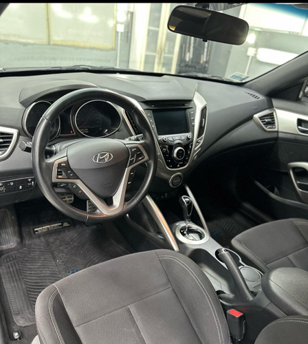 Hyundai Veloster 1.6 6at 130cv