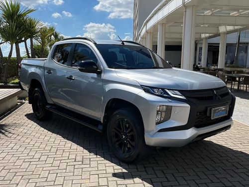 Mitsubishi L200 Triton 2.4 16V TURBO DIESEL SPORT HPE-S CD 4P 4X4 AUTOMÁTICO