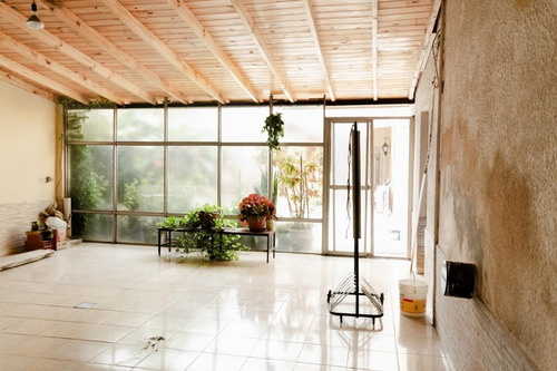 Excelente Casa - Jose C. Paz