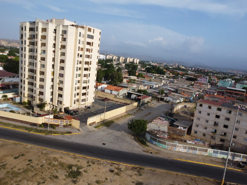 Apartamento Piso Bajo Para Remodelar En Las Residencias El Guanajo Av. Perimetral