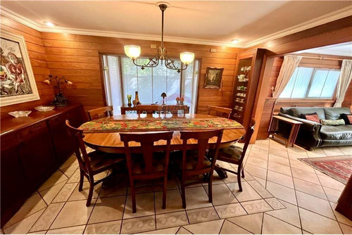 Casa Con Espacio Comercial En Venta