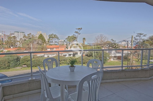 Apartamento En Playa Mansa- Ref: 3763