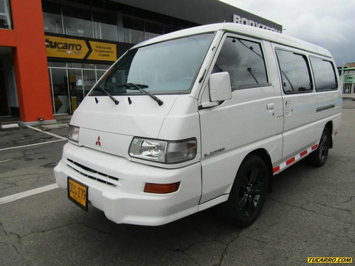 Mitsubishi L300 Microbús