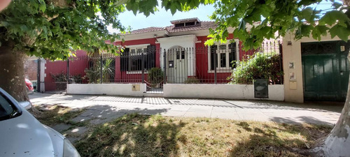 Casa 3 Dormitorios - Excelente Zona - Lomas De Zamora