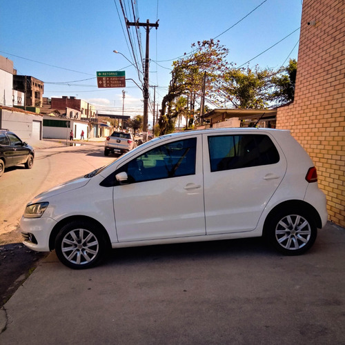 Imagem 5 de 11 de Volkswagen Fox Trendline 1.0 2017 Completo