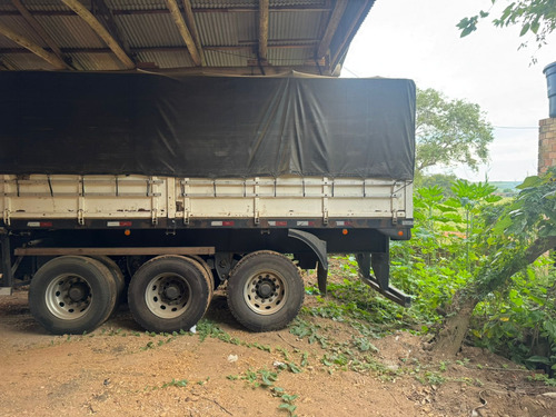 Carreta Randon Graneleira Com Pneu E Assoalho De Chapa