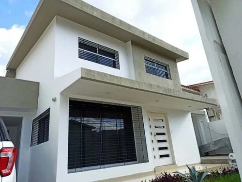 Imagen 1 de 12 de Bella Casa Quinta En Piedra Pintada Valencia Inc-098