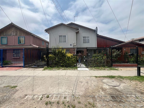 Casa En Venta De 5 Dorm. En Quilicura