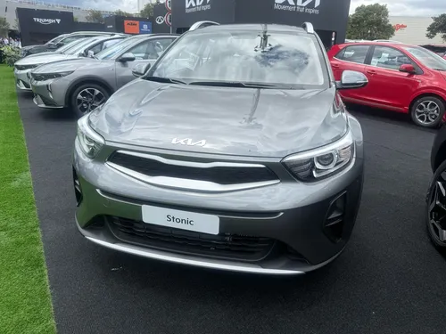 Kia Stonic Desire Mod 2026 Hibdrido Soat Gratis