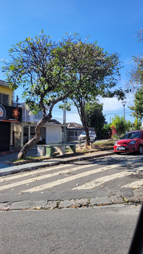 Casa Com 3 Dormitórios, 3 Banheiros, 1 Vaga E 1 Suíte