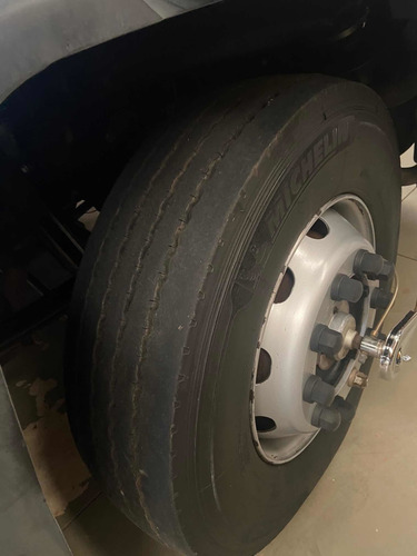 Ford Cargo 2423
