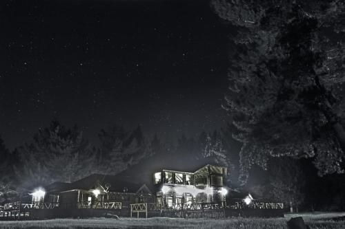 Imagen 2 de 26 de Hosteria Miradas Del Lago - Sobre El Lago Epuyén