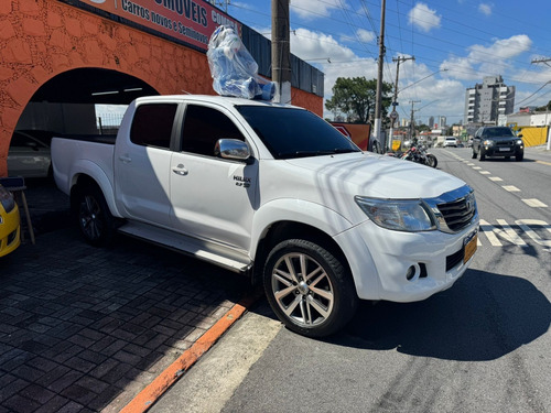 Toyota Hilux 2.7 Srv Cab. Dupla 4x2 Flex Aut. 4p