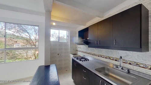 Imagen 2 de 16 de Vendo Apartamento En Pajarito(medellin) C.m 23-549
