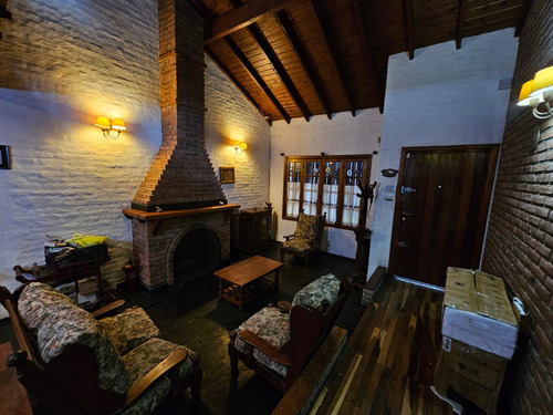 Casa En Venta 5 Ambientes En Ituzaingó Norte