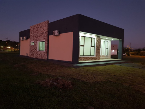 Vendo Casa A Estrenar En El Condominio Cerrado La Trinidad De Encarnación: 3 Habitaciones Y 1 Baño