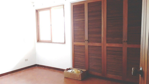 Imagen 28 de 30 de Fabulosa Quinta En Prados Del Este - Calle Cerrada - Grandes Salones Y Jardines Ideal Para Eventos Sociales