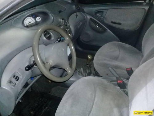 Toyota Yaris 5 Puertas