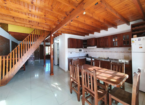 Imagen 7 de 17 de Venta De Casa 4 Ambientes Con Pileta Quilmes