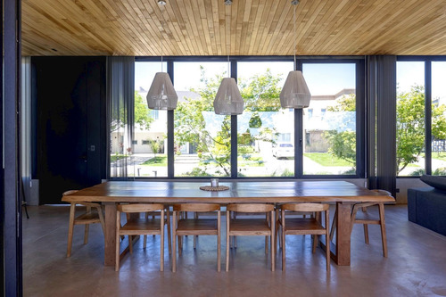 Casa En Alquiler En El Cantón, De Diseño Y Amoblada