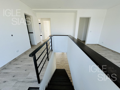 Casa En Venta Al Lago En El Canton - Golf, Escobar.